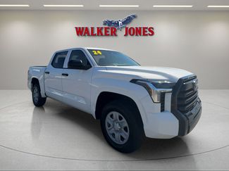 Used 2024 Toyota Tundra SR video 1