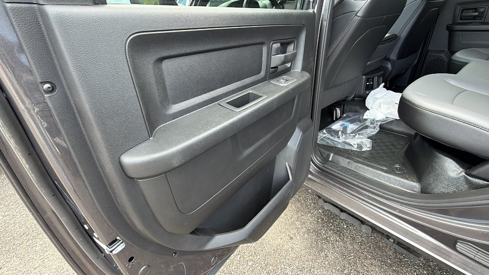 New 2026 RAM 3500 Tradesman w/ Chrome Appearance Group A AWD/4WD image 18