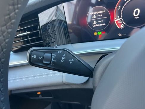 New 2026 Volkswagen Tiguan SE R-Line FWD image 10