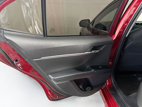 Used 2019 Toyota Camry LE FWD image 25