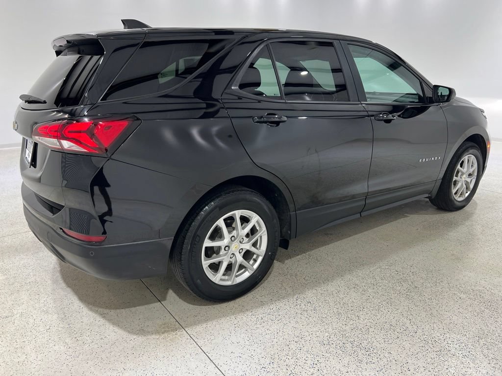 Used 2022 Chevrolet Equinox LS w/ LS Convenience Package FWD image 5