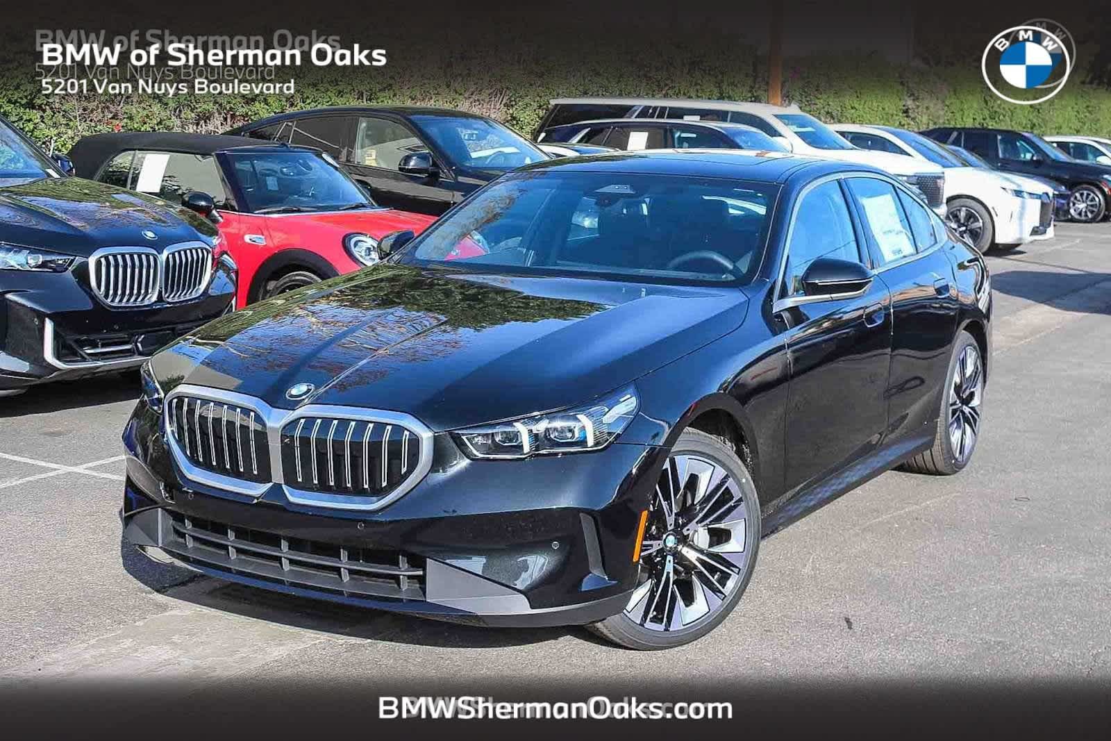 Used 2026 BMW 530i w/ Premium Package RWD image 1