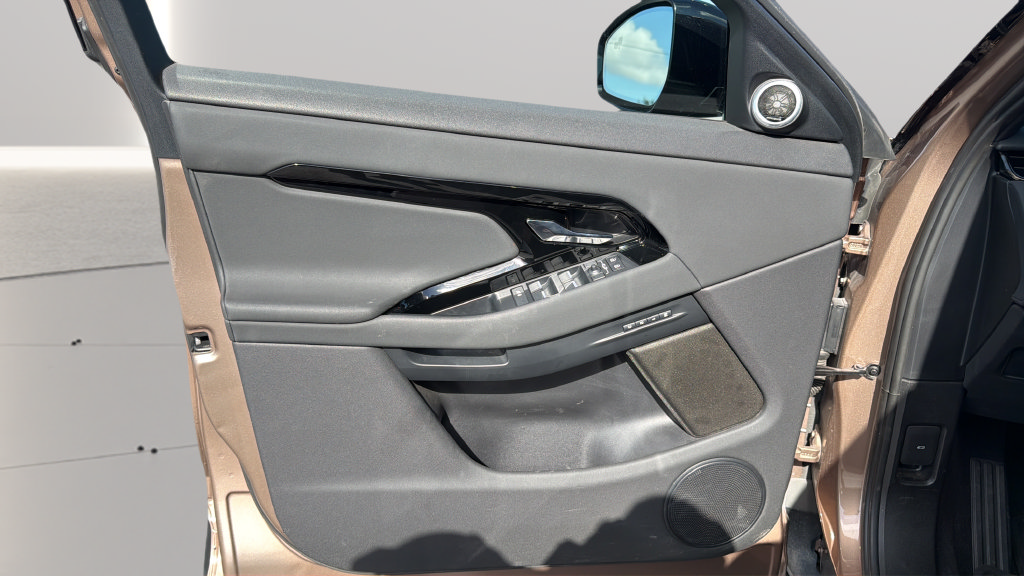Used 2024 Land Rover Range Rover Evoque S AWD/4WD image 20