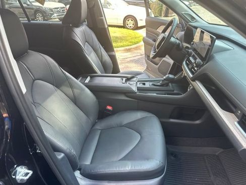 Used 2025 Toyota Grand Highlander AWD Hybrid image 19