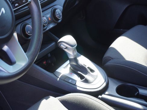 Used 2024 Kia Forte LXS image 17