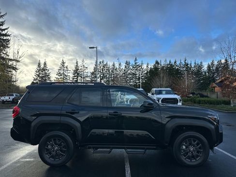 Certified 2025 Toyota 4Runner SR5 image 2