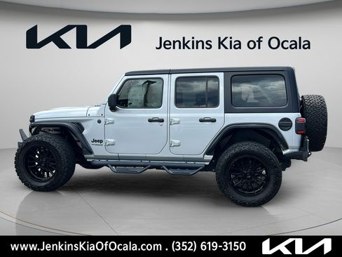 Used 2022 Jeep Wrangler Unlimited Sport AWD/4WD image 6