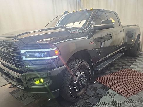 Used 2022 RAM 3500 Big Horn w/ Level C Equiment Group AWD/4WD image 3