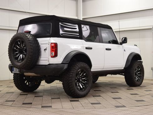 Used 2022 Ford Bronco Black Diamond w/ Sasquatch Package image 7