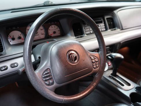 Used 2004 Mercury Marauder RWD image 30