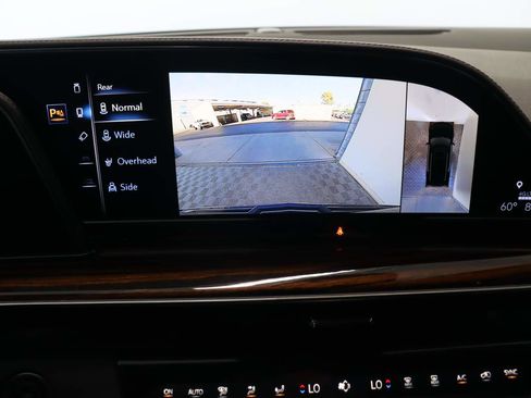 Used 2023 Cadillac Escalade Premium Luxury image 13