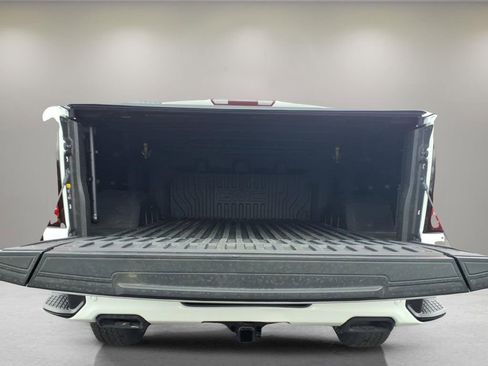 Used 2021 GMC Sierra 1500 AT4 w/ AT4 Premium Package AWD/4WD image 4