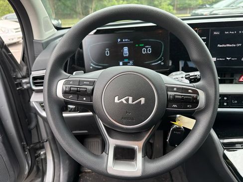 Certified 2024 Kia Sportage LX FWD image 12