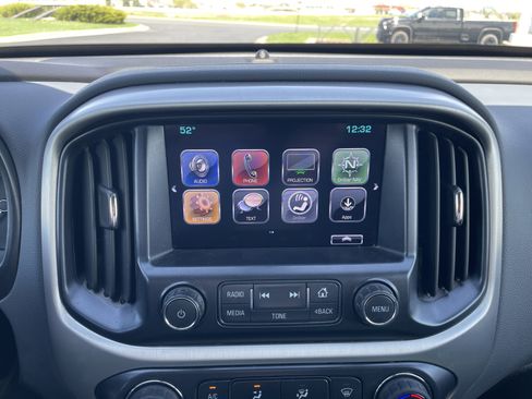 Used 2017 Chevrolet Colorado Z71 AWD/4WD image 12