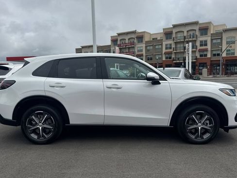 Certified 2025 Honda HR-V EX-L image 3