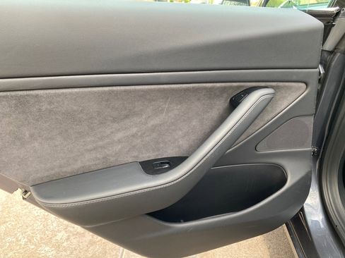 Used 2018 Tesla Model 3 Long Range image 28