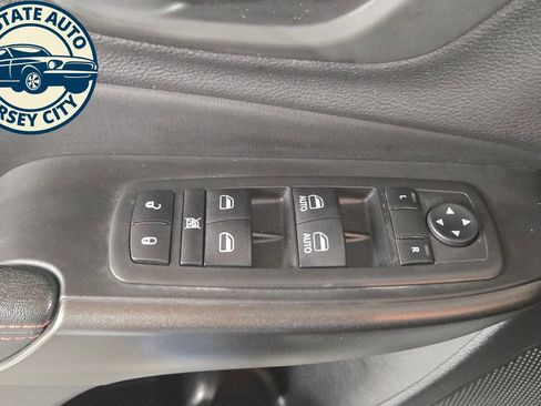 Used 2019 Jeep Cherokee Trailhawk w/ Comfort/Convenience Group AWD/4WD image 26
