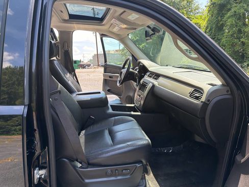 Used 2008 Chevrolet Avalanche LT RWD image 28