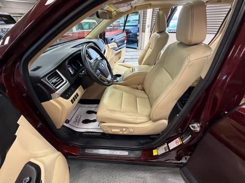 Used 2018 Toyota Highlander Limited AWD/4WD image 60