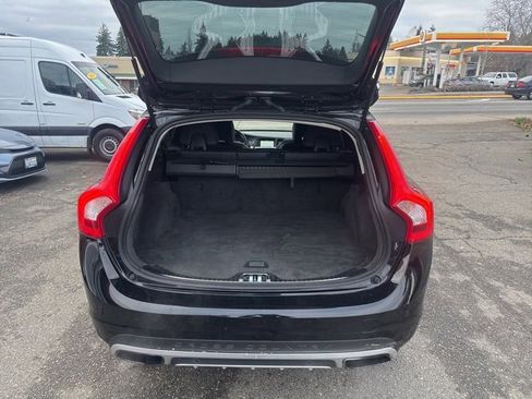 Used 2015 Volvo V60 T5 Cross Country image 20