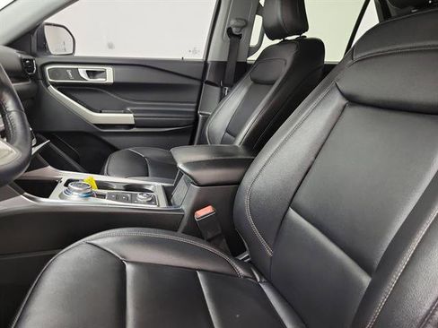 Used 2021 Ford Explorer XLT w/ Equipment Group 202A image 21