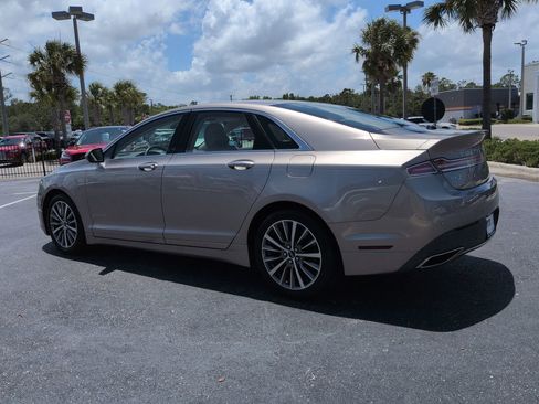 Used 2019 Lincoln MKZ Reserve FWD image 6