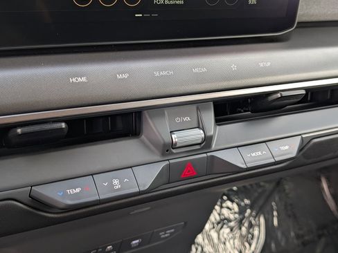 Certified 2024 Kia EV9 Wind image 29