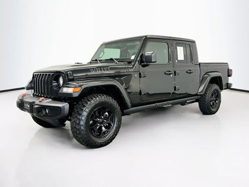 Used 2023 Jeep Gladiator Sport AWD/4WD image 3