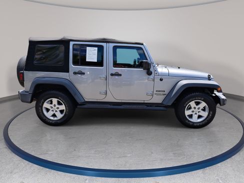 Used 2018 Jeep Wrangler Unlimited Sport S AWD/4WD image 4