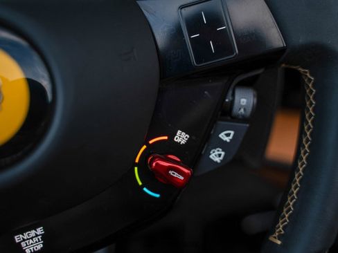 Used 2024 Ferrari SF90 Spider image 29