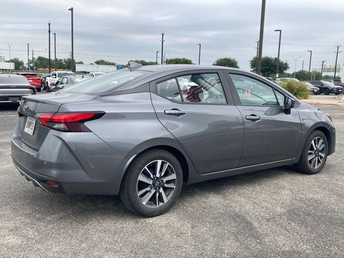 Used 2025 Nissan Versa SV FWD image 5