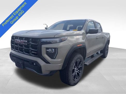 Used 2023 GMC Canyon AT4 w/ AT4 Premium Package AWD/4WD image 4