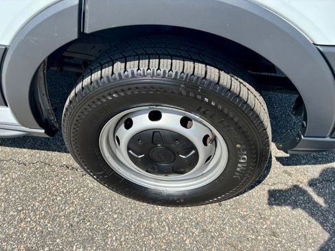 Used 2018 Ford Transit 250 130 Medium Roof image 29