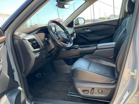 Used 2023 Nissan Rogue Platinum w/ Platinum Premium Package AWD/4WD image 3