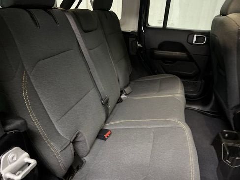 Used 2024 Jeep Wrangler Unlimited Sahara AWD/4WD image 26