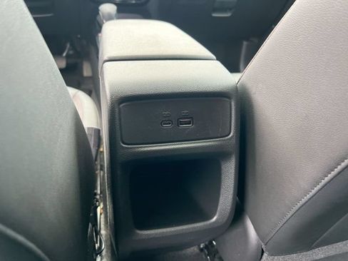 Used 2025 Chevrolet Trax RS w/ Sunroof Package FWD image 21