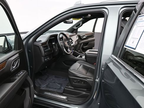 Used 2023 Chevrolet Suburban Premier image 11