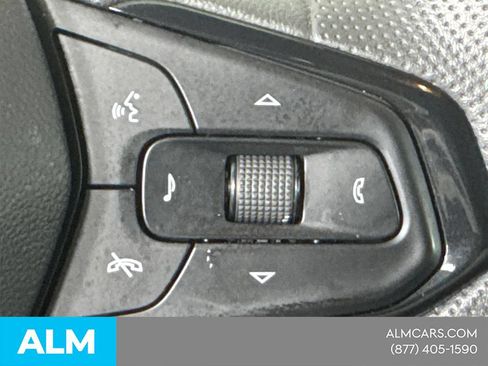 Used 2025 Chevrolet Trax LT FWD image 28