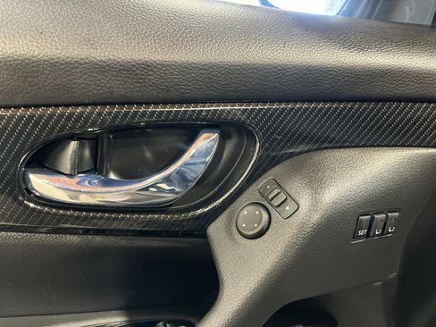Used 2018 Nissan Rogue SL w/ Premium Package AWD/4WD image 27