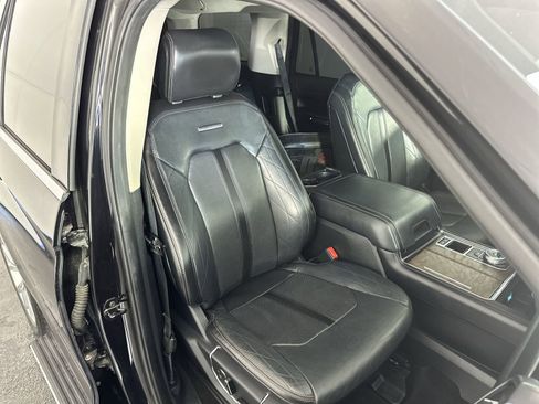 Used 2019 Ford Expedition Platinum image 31