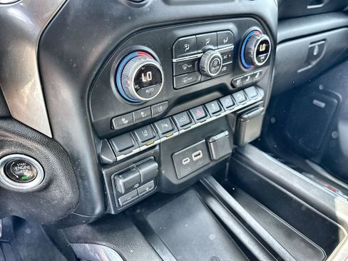 Used 2020 Chevrolet Silverado 2500 LTZ w/ LTZ Texas Edition image 19