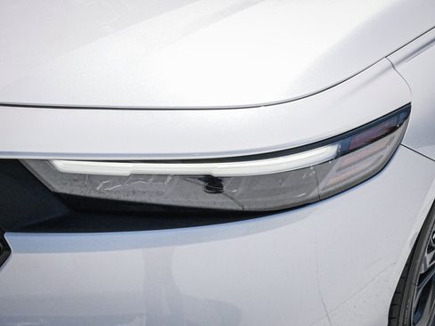 Certified 2023 Honda Accord EX image 6
