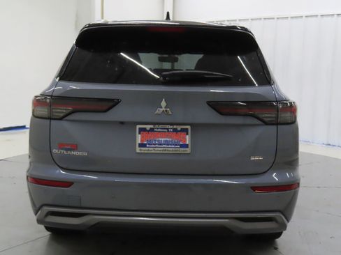 New 2025 Mitsubishi Outlander SEL image 4