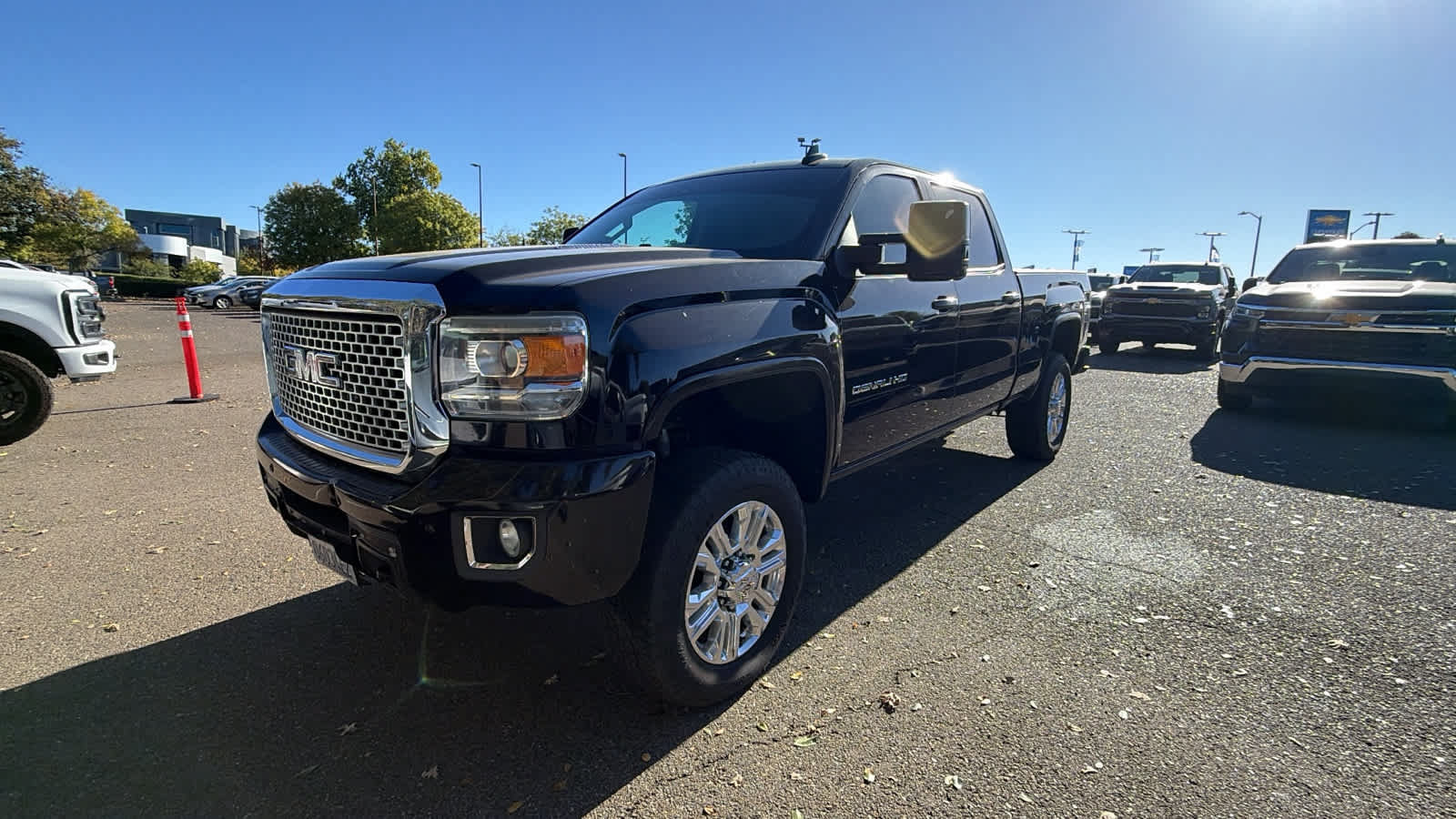 Used 2016 GMC Sierra 2500 Denali w/ Duramax Plus Package AWD/4WD image 1