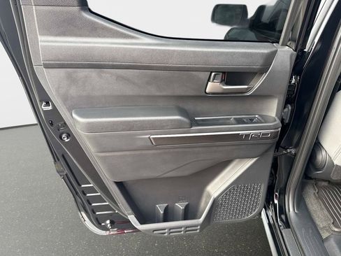 Used 2025 Toyota Tacoma TRD Off-Road image 12