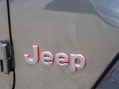 Used 2021 Jeep Wrangler Unlimited Rubicon AWD/4WD image 9