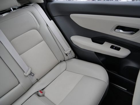 Used 2023 Nissan Ariya AWD image 14