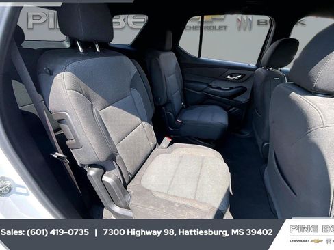 Used 2023 Chevrolet Traverse LT FWD image 20