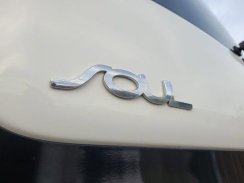 Used 2019 Kia Soul Base image 29