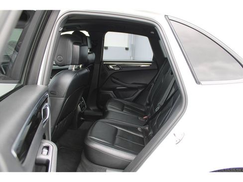 Used 2015 Porsche Macan S AWD/4WD image 12